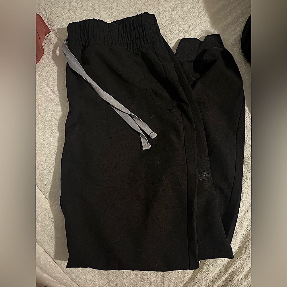 FIGS. High waisted zamora jogger. Size small petite. Worn 2x. Black.